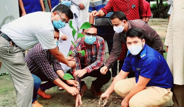 মুজিববর্ষ উপলক্ষে লালমাইয়ের ভূলইন দক্ষিণে বৃক্ষরোপন অনুষ্ঠিত