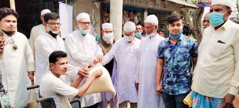 অসহায়ের পাশে প্রবাসী হোয়াটসঅ্যাপ গ্রুপের ইফতার সামগ্রী বিতরণ