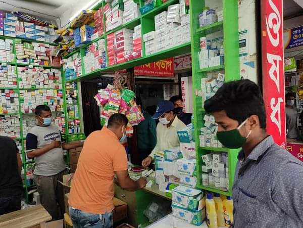ছু‌টির দি‌নে বাজার তদারকি অ‌ভিযান