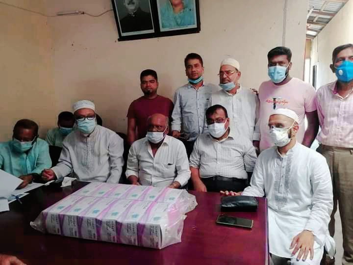 লালমাইয়ে অর্থমন্ত্রীর ঈদ উপহার ও খাদ্য সামগ্রী বিতরণ