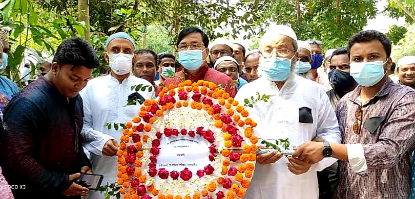 বীর মুক্তিযোদ্ধা আবু তাহের মজুমদারের সমাধিস্থলে দোয়া মোনাজাত