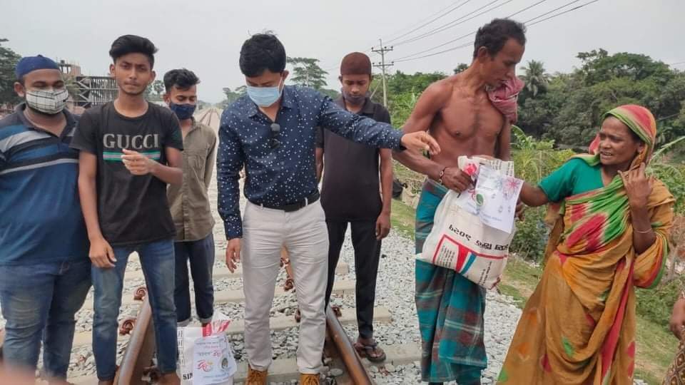 লালমাইয়ে স্বেচ্ছাসেবী সংগঠন হিউবাগ’র ঈদ সামগ্রী বিতরণ