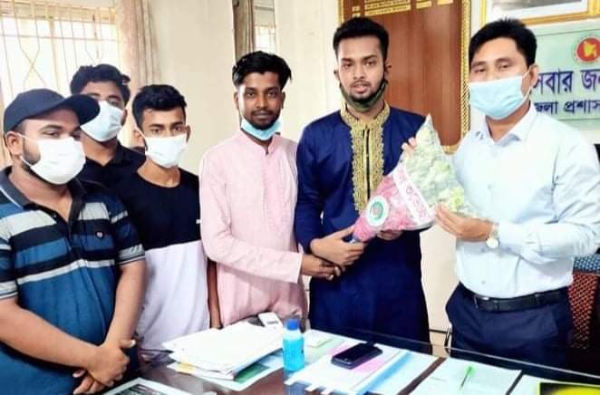 লালমাইয়ে নব যোগদানকৃত ইউএনও অজিত দেব’কে হিউবাগ এর ফুলেল শুভেচছা
