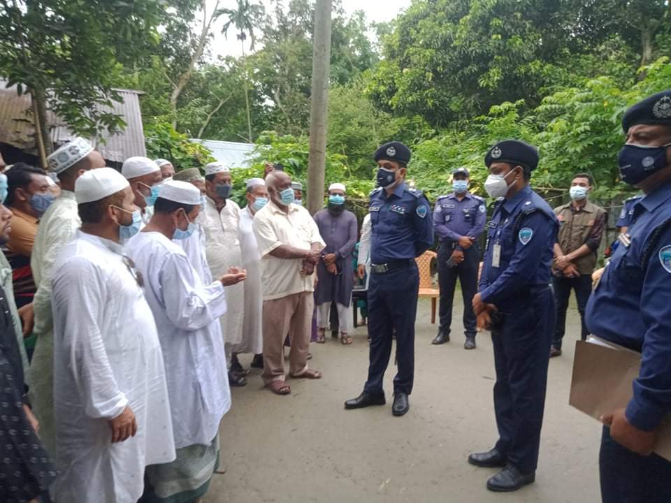 কুমিল্লার লালমাইয়ে দুই যুবকের জানাযা সম্পন্ন, ঘটনাস্থল পরিদর্শন করলেন পুলিশ সুপার