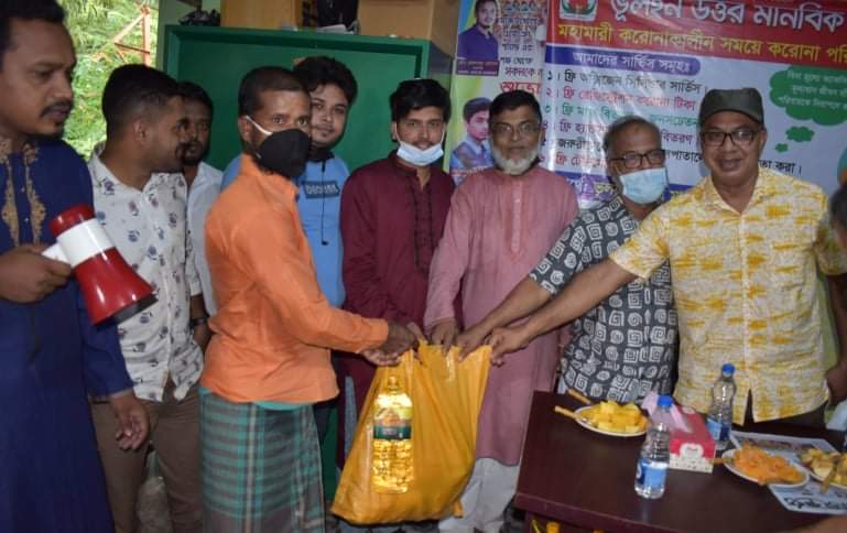 করোনায় বিপন্ন অর্ধশতাধিক অটোরিকশা চালকের পাশে প্রবাসী ফরহাদ হোসাইন