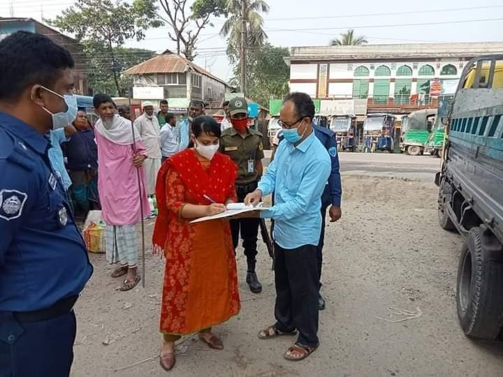 লালমাইয়ে দুই হোটেল ও মিষ্টি কারখানায় জরিমানা