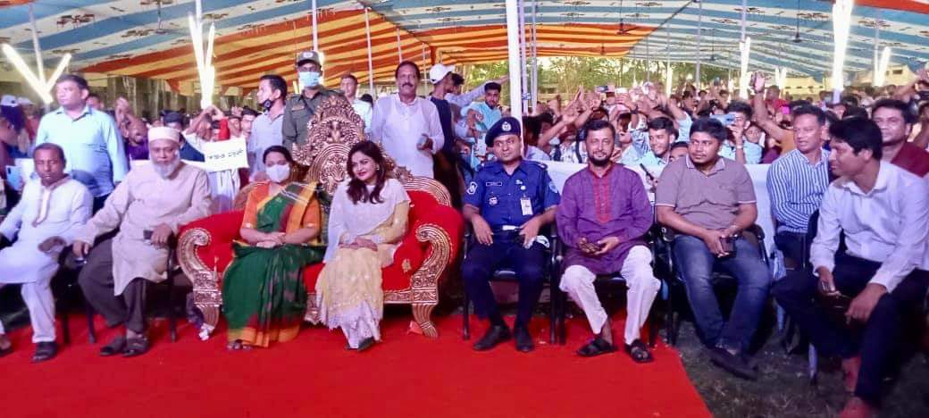 ছোটশরীফপুর ডিগ্রী কলেজ এর নবীন শিক্ষার্থীদের বরন অনুষ্ঠিত