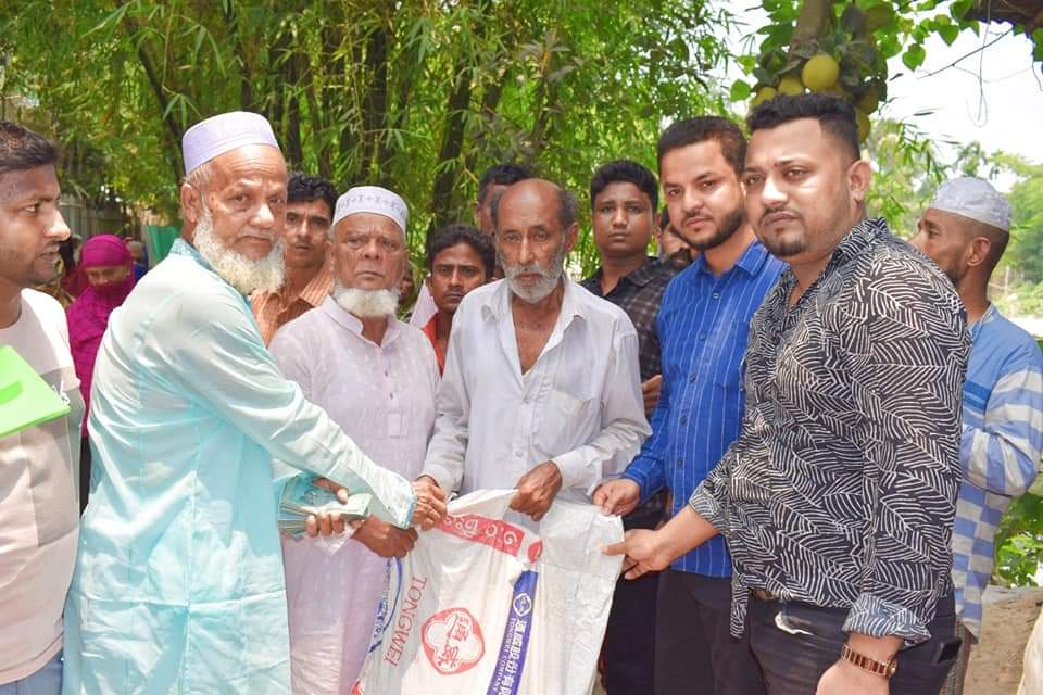 ৭৫০ পরিবারের মাঝে ঈদ সামগ্রী বিতরণ করলেন বাহরাইন প্রবাসী কালাম মজুমদার