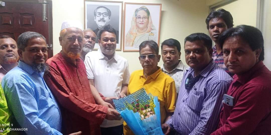 কুসিক মেয়র রিফাতের সাথে কুমিল্লা পেশাজীবি সাংবাদিক ইউনিয়নের শুভেচ্ছা বিনিময়