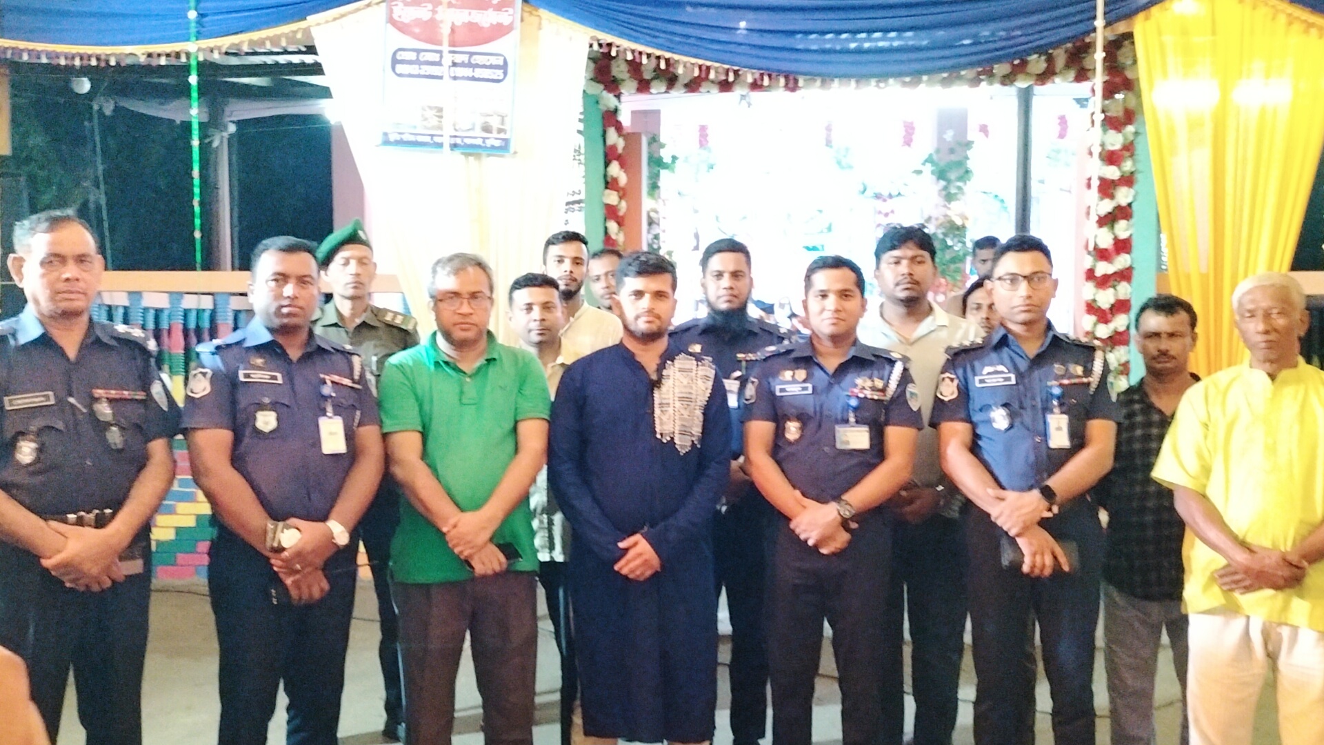 লালমাইয়ে পূজামন্ডপ পরিদর্শন করেন কুমিল্লা জেলার অতিরিক্ত পুলিশ সুপার