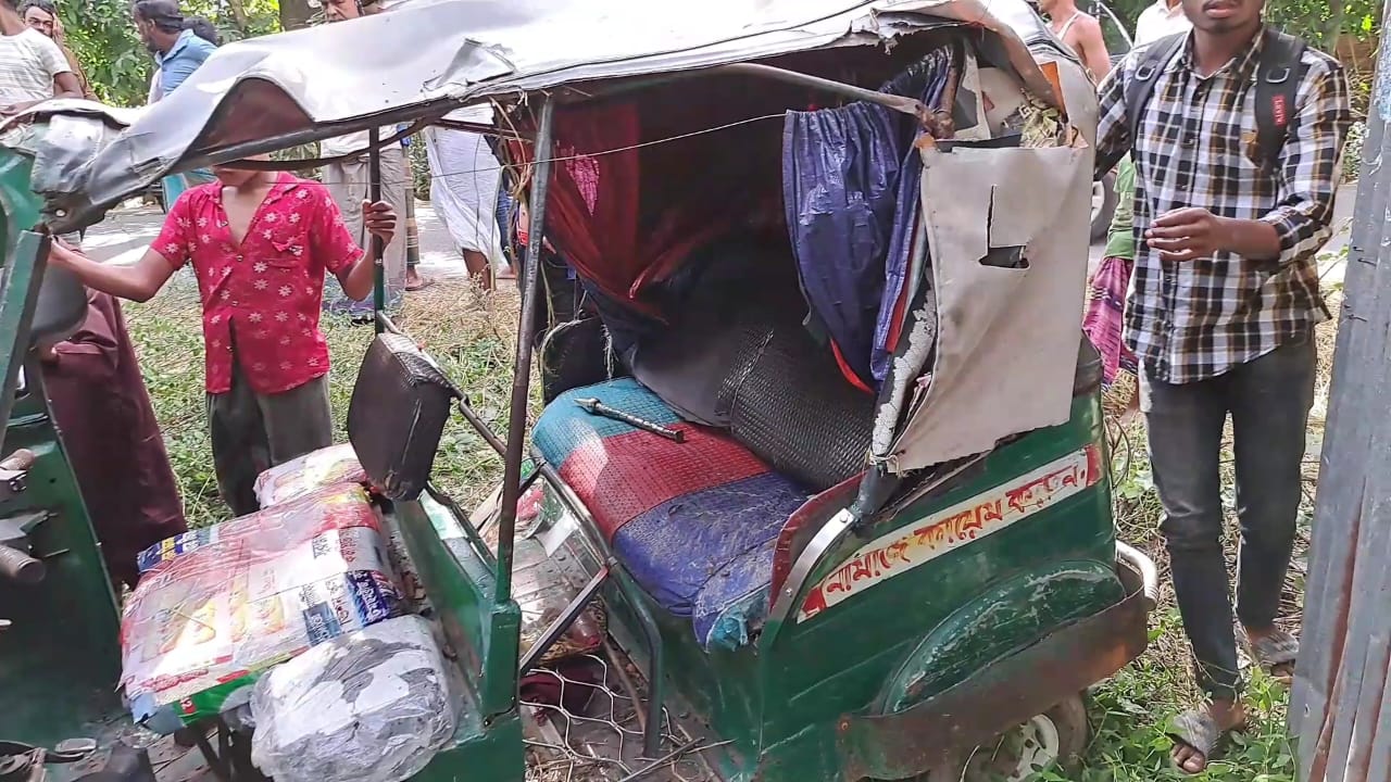 লালমাইয়ে সড়ক দূ্র্ঘটনার কবলে সিএনজি আহত;৩