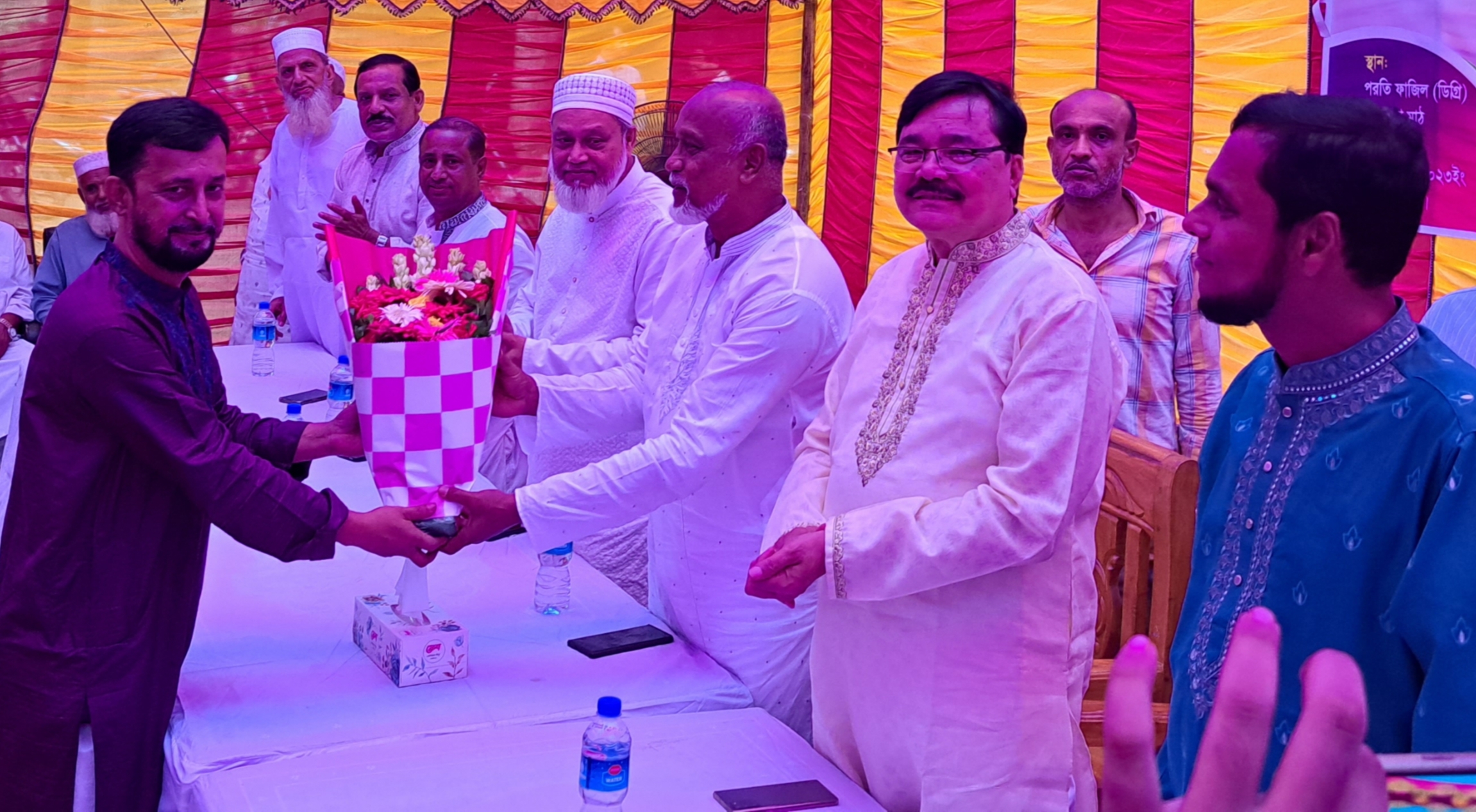 পরতী ফাজিল (ডিগ্রী) মাদ্রাসায় শিক্ষকের বিদায় সংবর্ধনা অনুষ্ঠিত