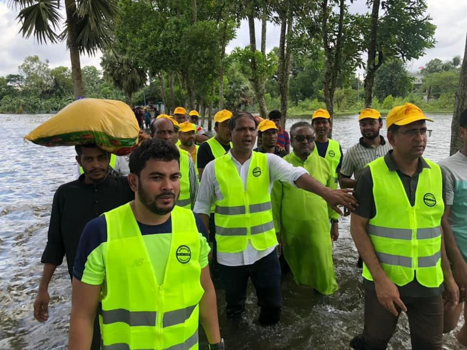 লালমাইয়ে কেন্দ্রীয় স্বেচ্ছাসেবক দলের ত্রান বিতরন