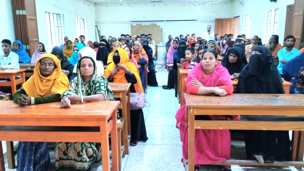 লালমাইয়ে আশ্রয়ণ-২ প্রকল্প কর্তৃক পুনর্বাসিতদের প্রশিক্ষণ