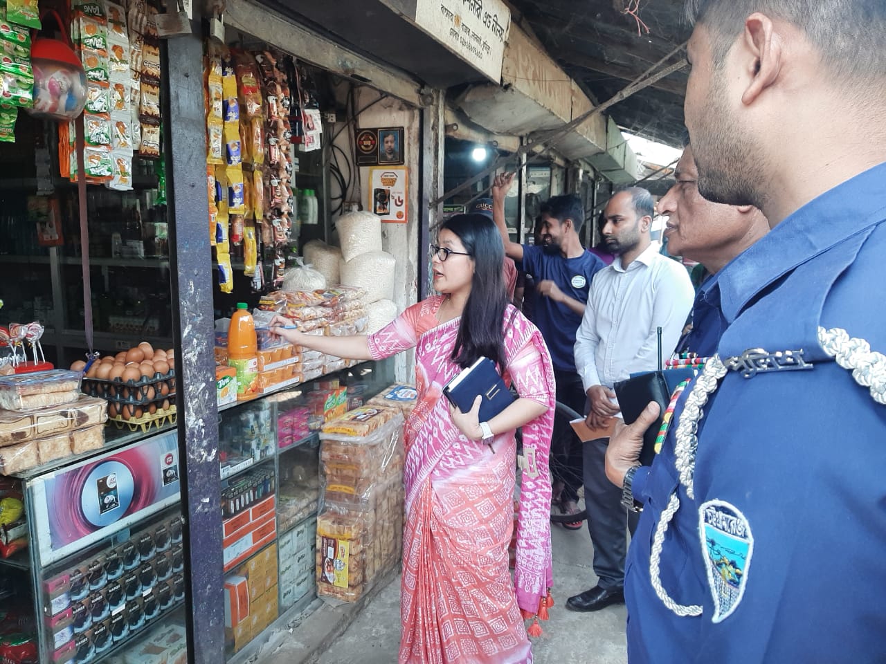 লালমাইয়ে বাজার মনিটরিং ১০ ব্যবসায়ীকে জরিমানা করলেন ইউএনও